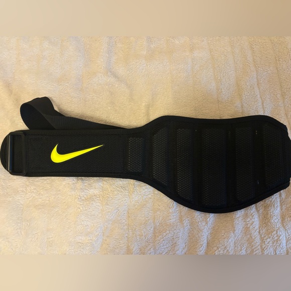 Nike Structured Weightlifting Belt - Picture 2 of 4